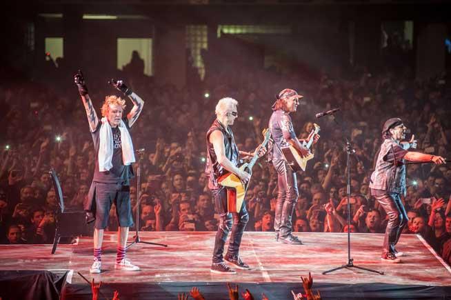 La Romexpo, Scorpions ne-a încântat cu un show dinamic şi proiecţii video spectaculoase