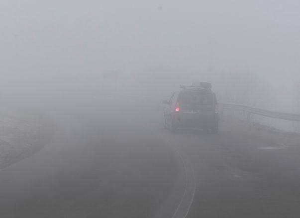 COD GALBEN de ceață în Capitală și mai multe județe din țară. Trafic îngreunat pe autostrăzile A1 și A2