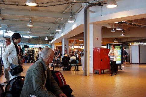 Avertisment pentru românii care călătoresc la Paris: posibilă grevă pe aeroportul Beauvais
