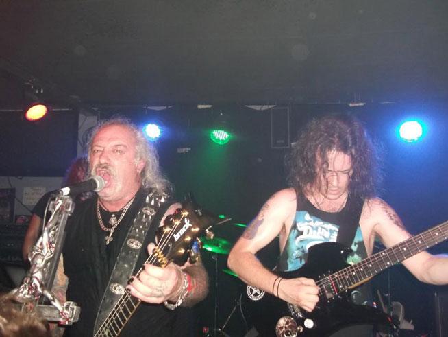Inedit: Crăciun de metale 'foarte grele'cu grupul Hobbs’ Angel of Death din Australia