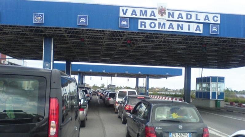 Românii se întorc acasă de sărbători. Circulaţia pe DN 7, între Nădlac şi Arad, se desfăşoară bară la bară
