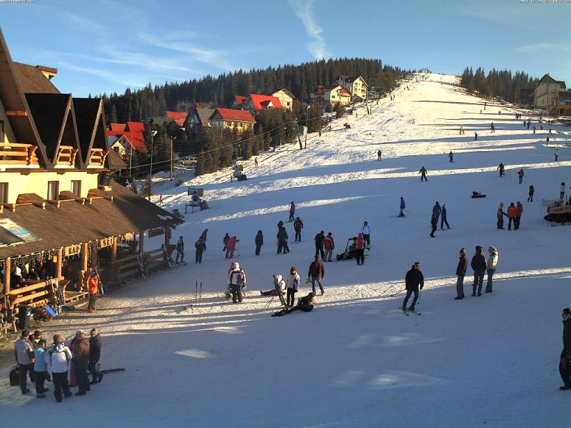 Crăciun cu zăpadă pe pârtiile din România. Urmărește LIVE cum se schiază la munte pe webcam jurnalul.ro