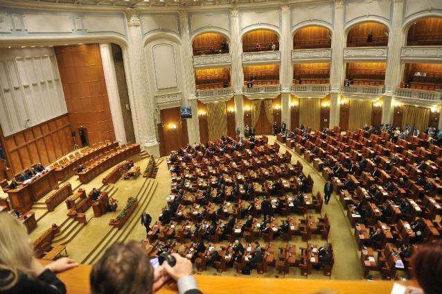 Parlamentul României, desemnat instituţia care a susţinut cel mai tare corupţia în 2013