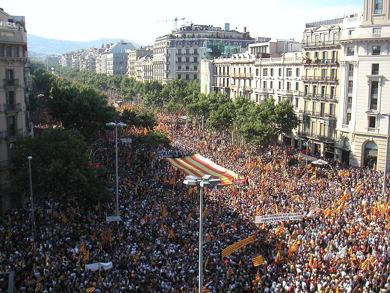 Manual împotriva separatismului catalan! MAE spaniol îşi dotează ambasadele cu documente