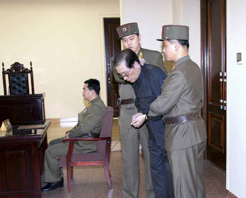 L-AU DAT LA CÂINI! Detalii ULUITOARE despre execuţia unchiului liderului nord-coreean Kim Jong-un