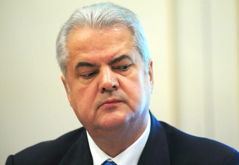Adrian Năstase: &quot;O răzbunare murdară!&quot;. Fostul premier, condamnat la 4 ani de închisoare cu executare. Dana Năstase, 3 ani cu suspendare