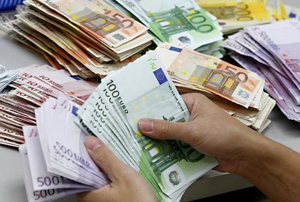 Euro a atins cel mai ridicat nivel din ultimele şase luni. BNR a anunţat un curs de schimb de 4,4947 lei/euro