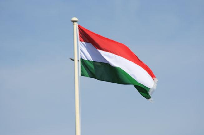 Ungaria se pregăteşte să achiziţioneze pământ în România. Există strategii şi pentru apele minerale din Transilvania