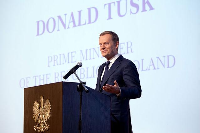 Donald Tusk îi va cere lui David Cameron explicaţii în legătură cu comentariile sale despre imigranţii polonezi