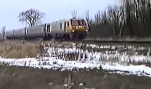 Sperietură zdravănă. Mecanicul unui tren intră în panică (VIDEO)