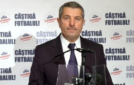 Vasile Avram şi-a lansat candidatura la preşedinţia FRF: &quot;Nu am nevoie de susţinerea unui clan de impresari&quot;