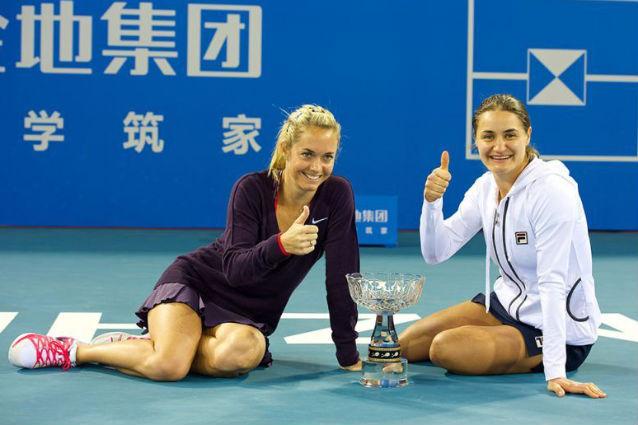 Duel românesc la Australian Open: Begu şi Cîrstea, eliminate la dublu de Niculescu şi Zakopalova