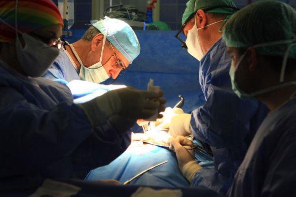 Beneficiara transplantului de ficat aştepta operaţia din 2011