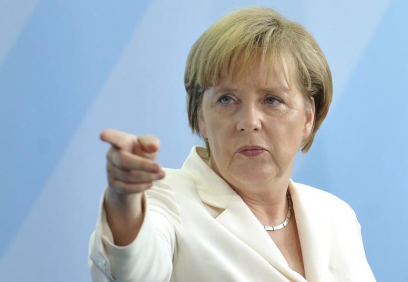 Merkel se implică în criza din Ucraina: I-a cerut lui Ianukovici retragerea legilor contra manifestanţilor 
