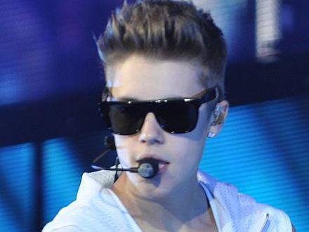 Justin Bieber, reţinut de poliţie după ce a fost găsit gonind beat într-un Lamborghini