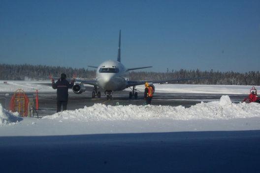 Traficul aerian se desfăşoară în condiţii de iarnă