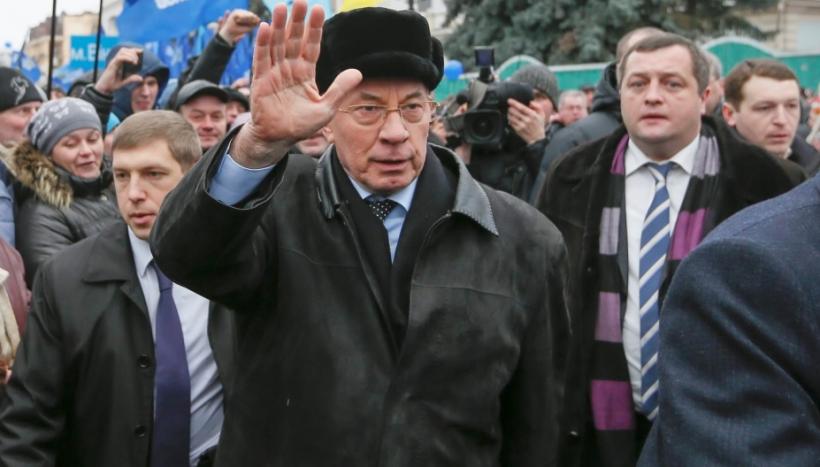 Guvernul Ucrainei a căzut. Preşedintele Ianukovici a acceptat demisia premierului. Rada Supremă a abolit legile anticonstituţionale împotriva manifestanţilor, mii de oameni continuă protestele la Kiev