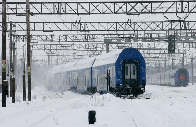 Tren cu 30 de pasageri, care circula pe ruta Bucureşti - Olteniţa, rămas BLOCAT în Călăraşi