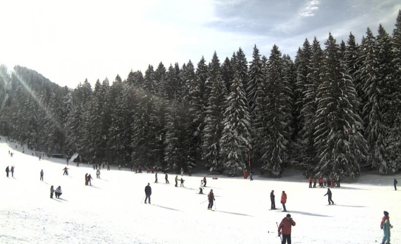 Pârtii perfecte pentru iubitorii sporturilor de iarnă. Urmăreşte LIVE cum se schiază la munte, pe webcam jurnalul.ro