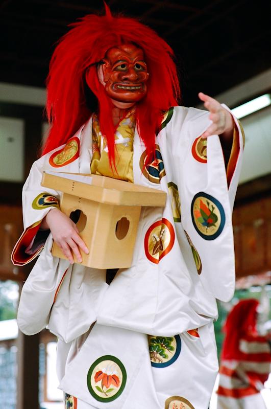 Japonia celebrează Setsubun, alungând spiritele rele: &quot;Căpcăunii afară! Norocul şi fericirea în casă!&quot;