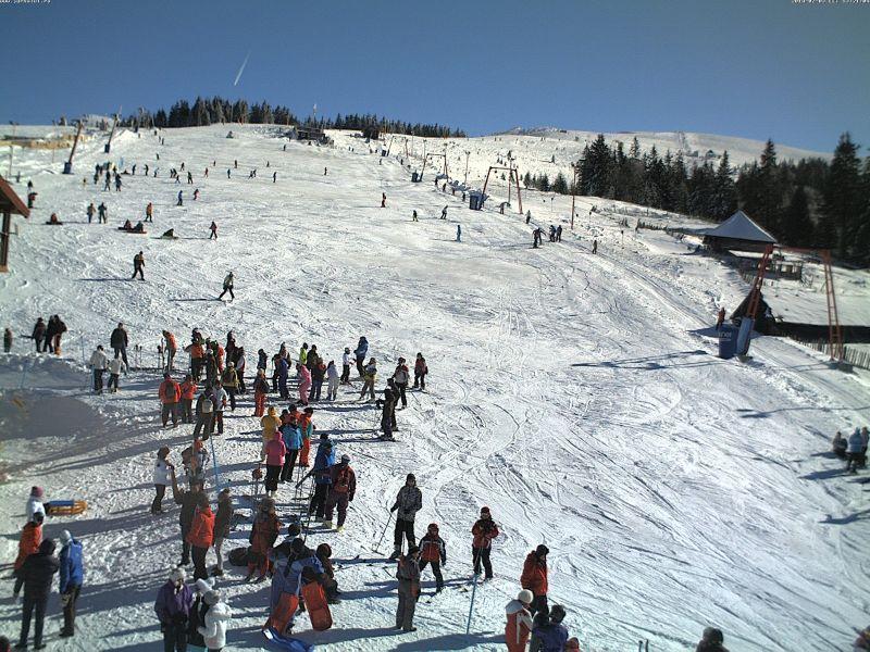 Zi perfectă de schi în România. Vezi IMAGINI LIVE de pe pârtii pe webcam jurnalul.ro 