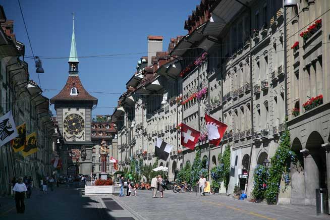 Elveţia: Cote pentru imigranţi, chiar şi din ţări bogate!