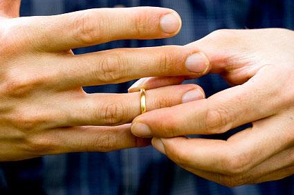 Persoanele divorțate riscă de două ori mai mult să moară în urma unui accident decât cele aflate în cuplu