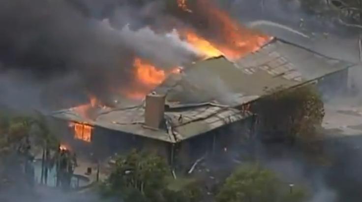 Incendii devastatoare în Australia, din cauza temperaturilor ridicate: Case distruse de flăcări, sute de oameni evacuaţi (VIDEO)