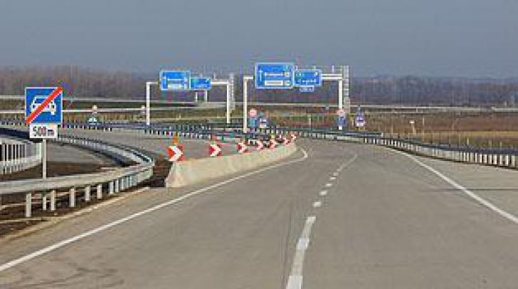 VITEZĂ RECORD pe Autostrada Transilvania: Un tânăr de 37 de ani a fost prins conducând cu 238 km/h 