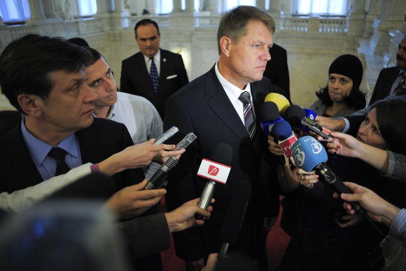 Negocieri la şedinţa USL. Klaus Iohannis refuză să renunţe la Primăria Sibiului