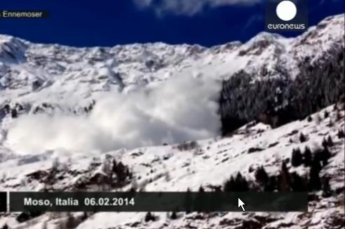 Imagini INCREDIBILE: o avalanşă a fost la un pas să &quot;măture&quot; un sat din Alpi (VIDEO)
