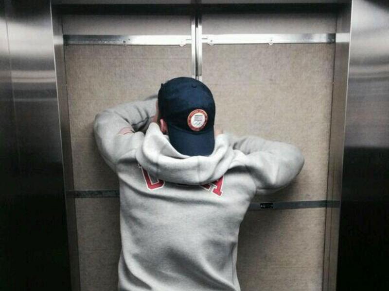 Sportiv american la Soci, blocat în lift a doua zi după ce rămăsese blocat în baie