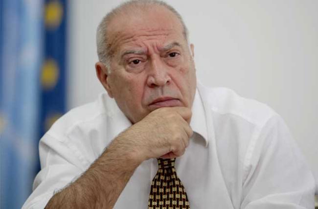 Dan Voiculescu: Băsescu acţionează împotriva interesului naţional şi trebuie anchetat