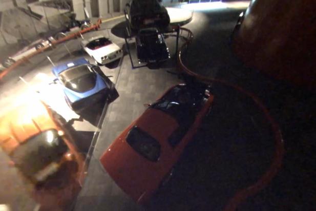 Opt maşini Corvette, UNICE, &quot;înghiţie&quot; de un crater, în Kentucky! Momentul INCREDIBIL, surprins de camerele de supraveghere (VIDEO) 