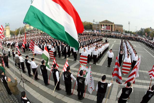 Mai mulţi politicieni părăsesc PPMT din cauza extremismului şi a apropierii de Jobbik