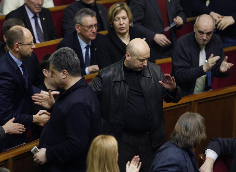 Parlamentul ucrainean a votat înlăturarea lui Ianukovici. Alegeri anticipate pe 25 mai