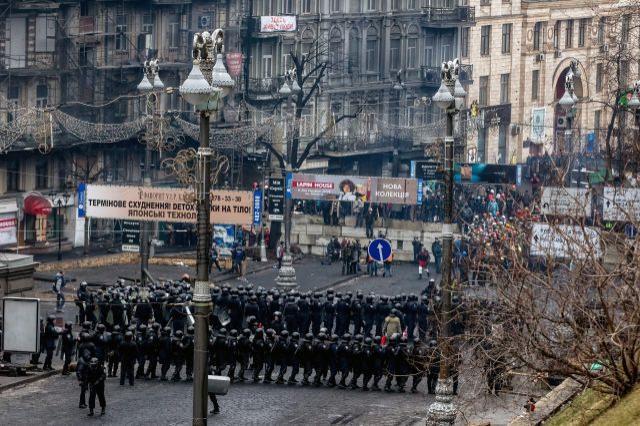  Poliția ucraineană a trecut „de partea poporului”. Parlamentul votează „eliberarea imediată” a Iuliei Timoșenko