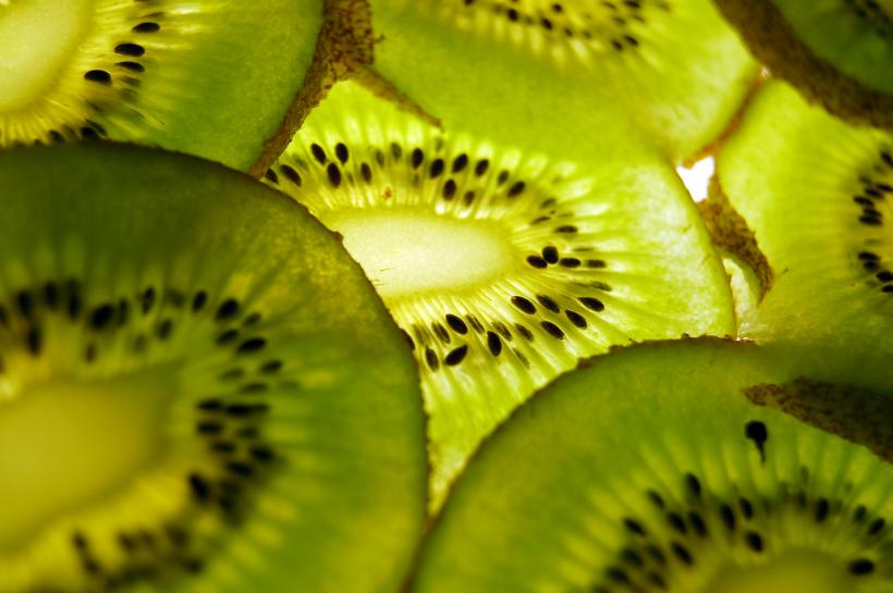 Kiwi, fructul-minune. Află care sunt beneficiile consumului zilnic de kiwi