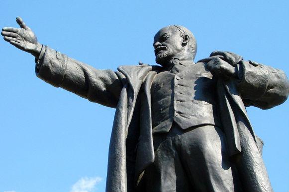 ArcelorMittal a demontat o statuie a lui Lenin amplasată în Ucraina