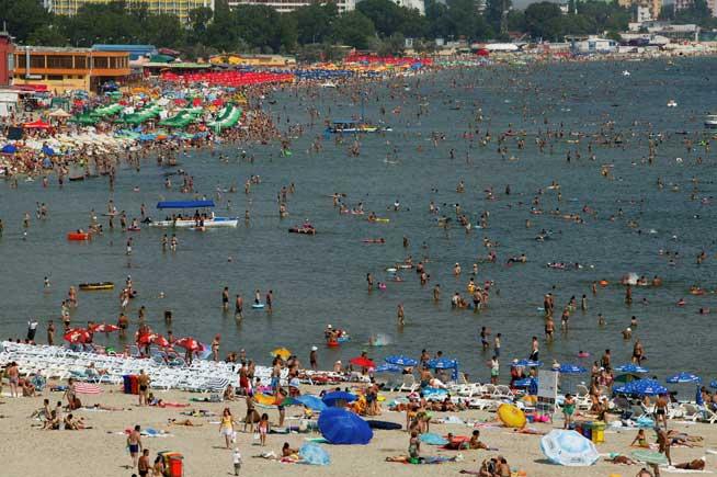 Vacanţa de vară, mai scumpă decât anul trecut. Hotelierii de pe litoral îşi mută afacerile la bulgari datorită taxelor mai mici