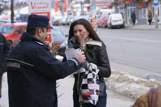 Jandarmii vor oferi flori microbistelor înainte de Steaua - Dinamo 