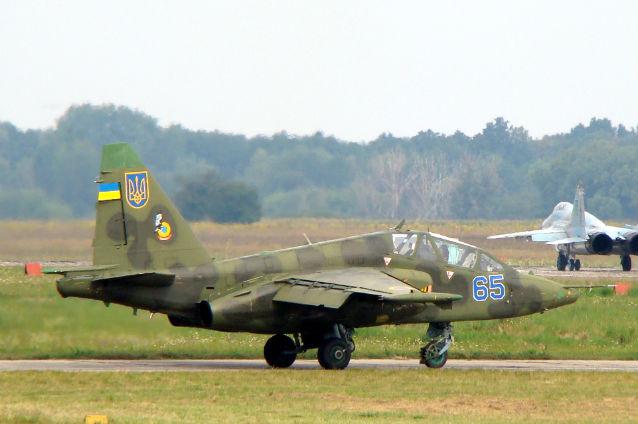O bază aeriană ucraineană din Crimeea a trecut, cu tot cu avioane, sub comanda republicii autonome