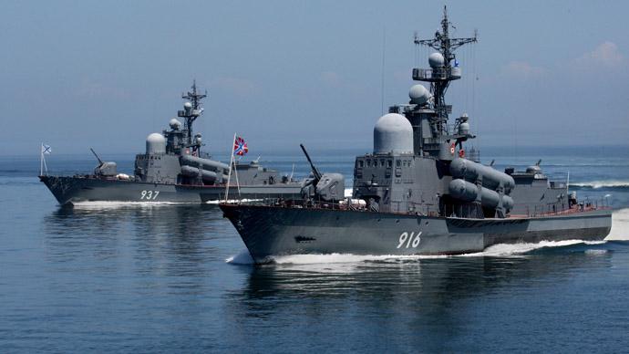 Navele ruseşti au blocat strâmtoarea Kerci