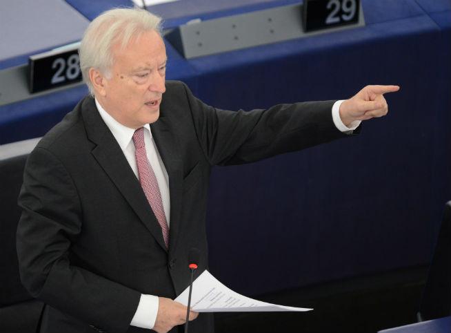Swoboda: Guvernul a decis, parlamentul a decis, preşedintele ţării nu are dreptul să se amestece în detaliile unui program politic