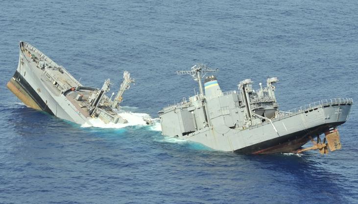 Trupele ruse şi-au scufundat o navă pentru a bloca o bază a flotei militare ucrainene