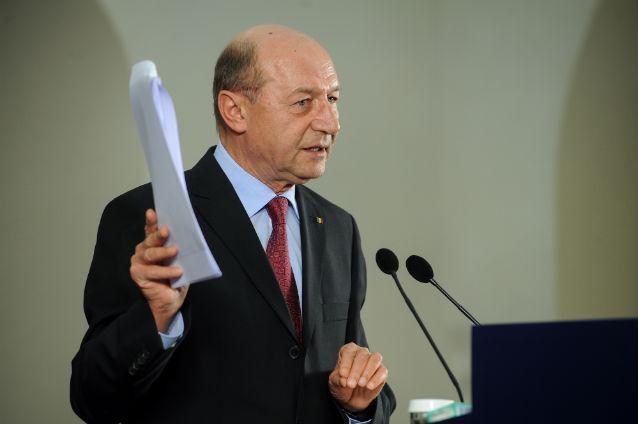 Băsescu, despre graţierea lui Becali: &quot;Eu sunt într-o situaţie mai dificilă ca el&quot;