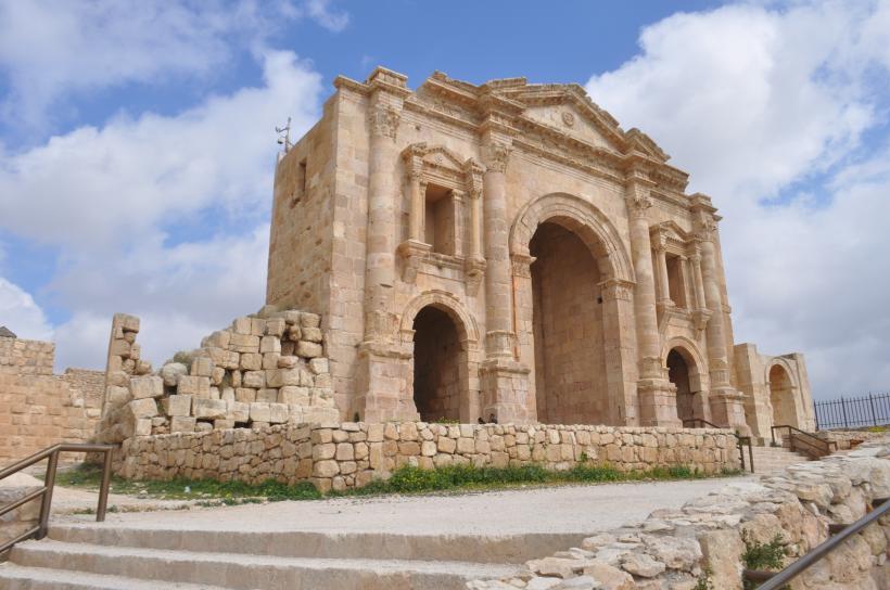 Destinația zilei: Anticul Jerash – Efesul și Pompeiul Iordaniei 