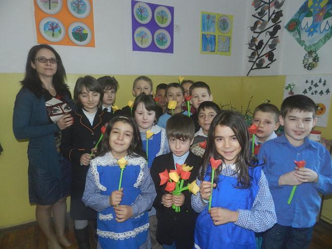 Școala Gimnazială „Peter Thal”, Râșnov: De la fişe copiate la indigo, la învăţarea asistată de calculator 18476916