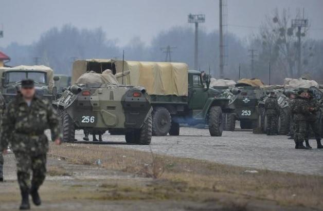 Militar ucrainean, ucis în timpul unui atac la o bază din Simferopol