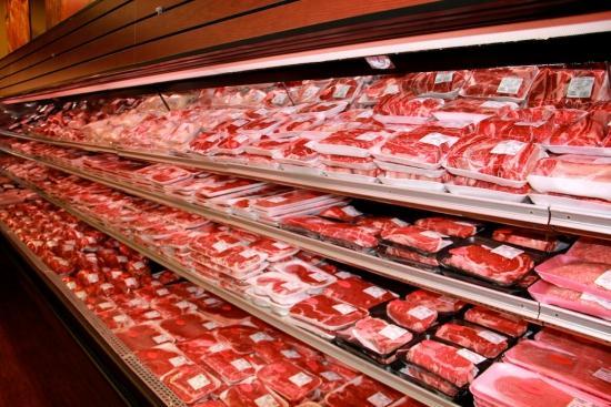 Carnea și produsele din carne ar putea avea TVA de 9% din luna august